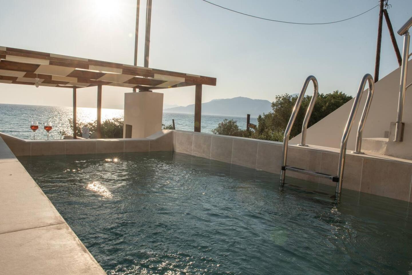 Stella & Eleni Suite With Shared Pool & Open View Kalamaki  Exterior foto