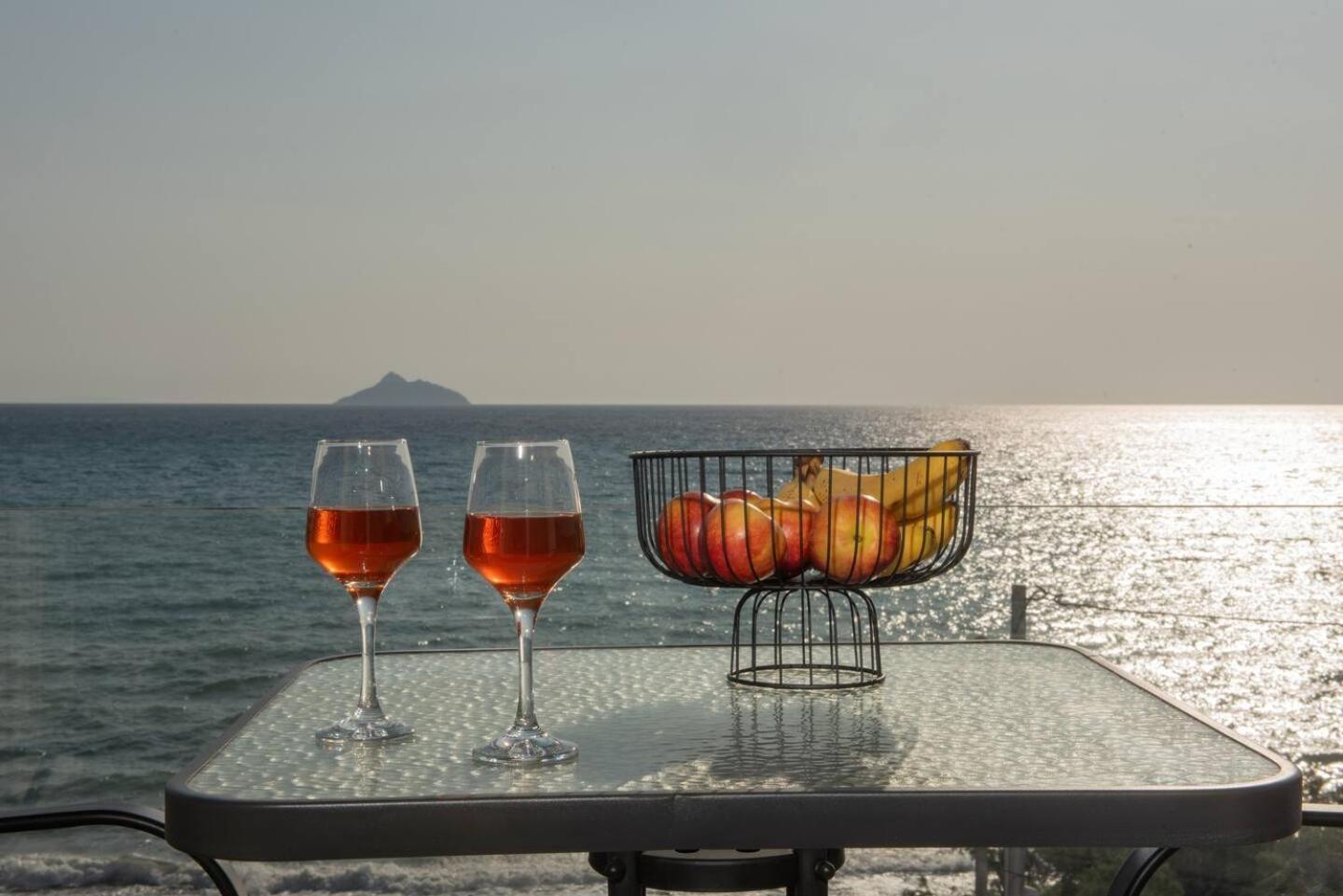 Stella & Eleni Suite With Shared Pool & Open View Kalamaki  Exterior foto
