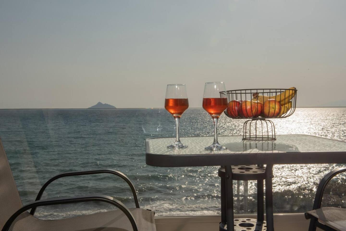 Stella & Eleni Suite With Shared Pool & Open View Kalamaki  Exterior foto