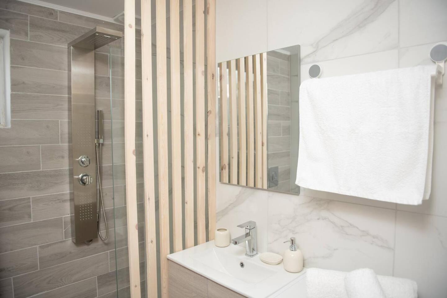 Stella & Eleni Suite With Shared Pool & Open View Kalamaki  Exterior foto